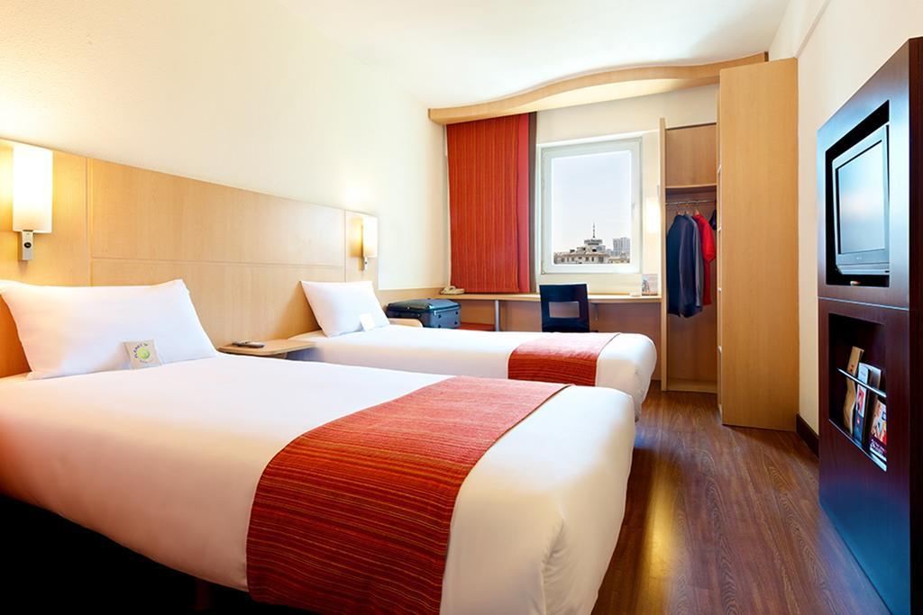 Hotel Ibis Luoyang Hi Tech Dev Zone Esterno foto