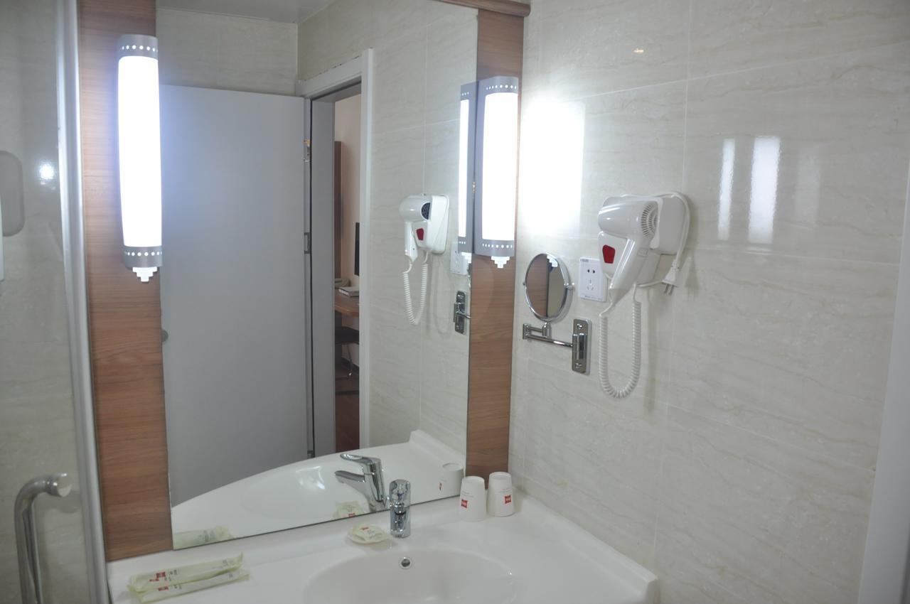 Hotel Ibis Luoyang Hi Tech Dev Zone Esterno foto